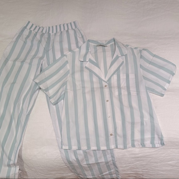 Striped Abercrombie Pajama Set - Picture 4 of 4